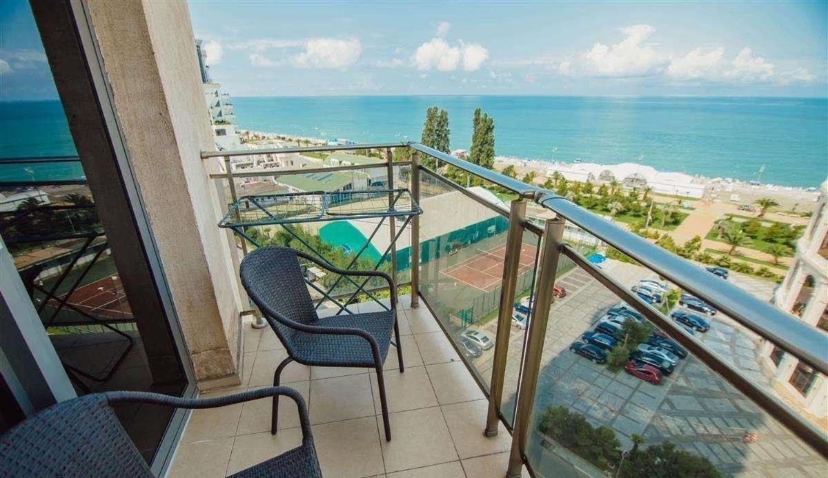 Batumi Royal Apartments Esterno foto