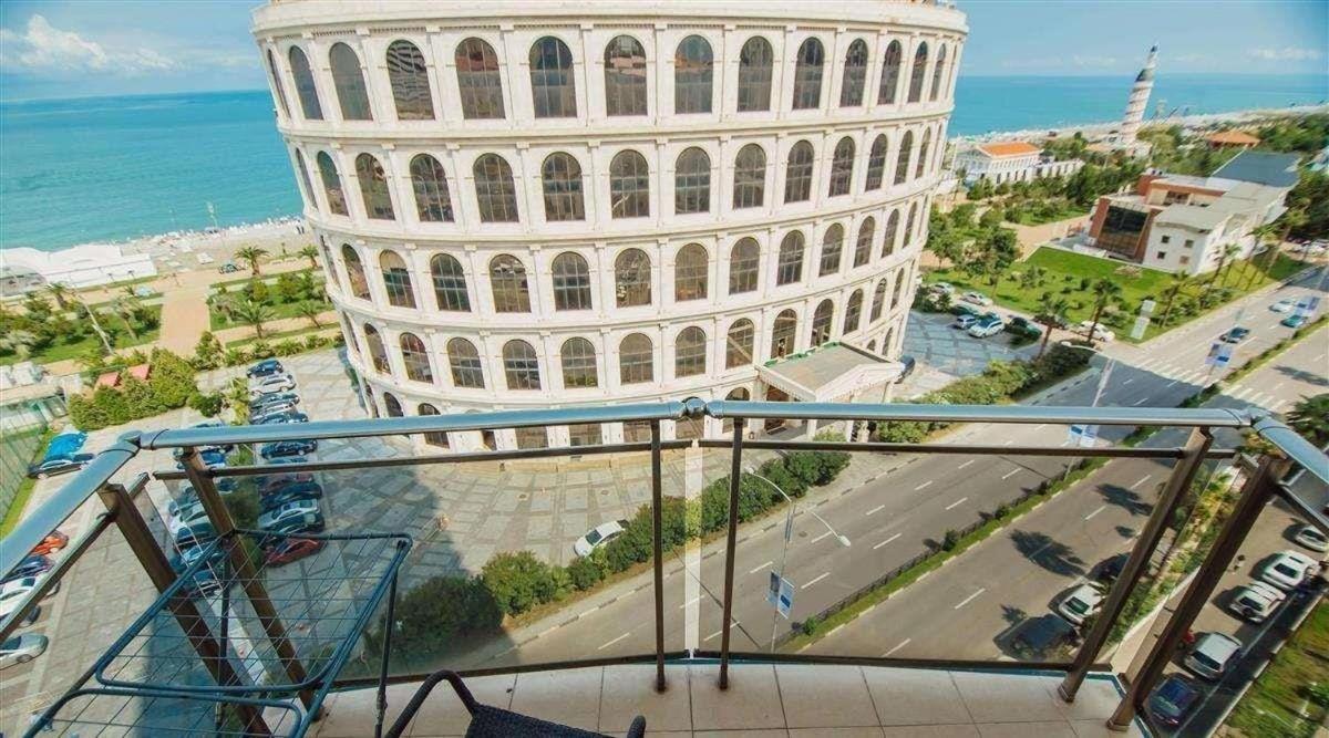 Batumi Royal Apartments Esterno foto