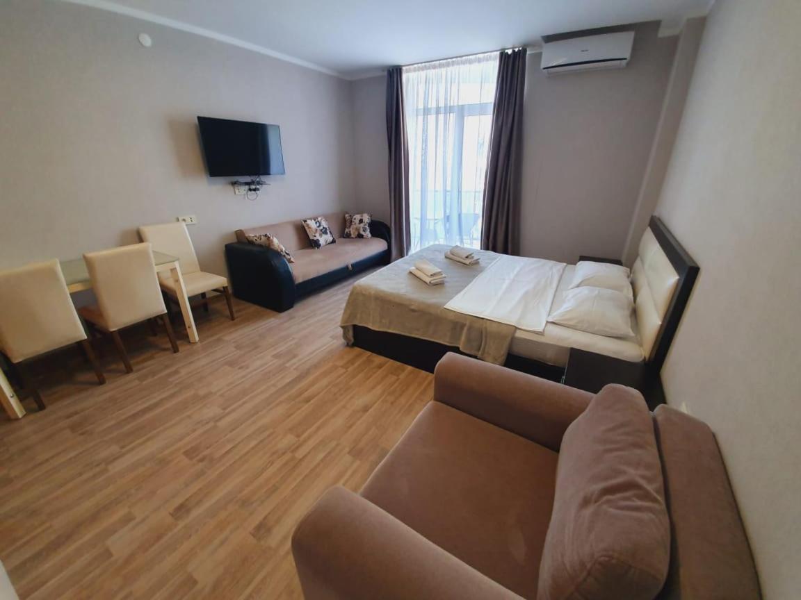 Batumi Royal Apartments Esterno foto