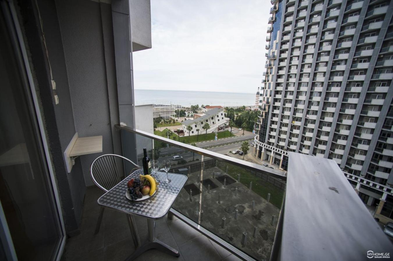 Batumi Royal Apartments Esterno foto