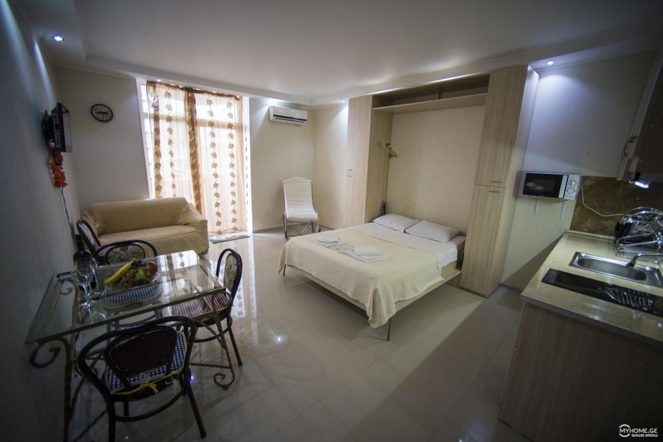 Batumi Royal Apartments Esterno foto