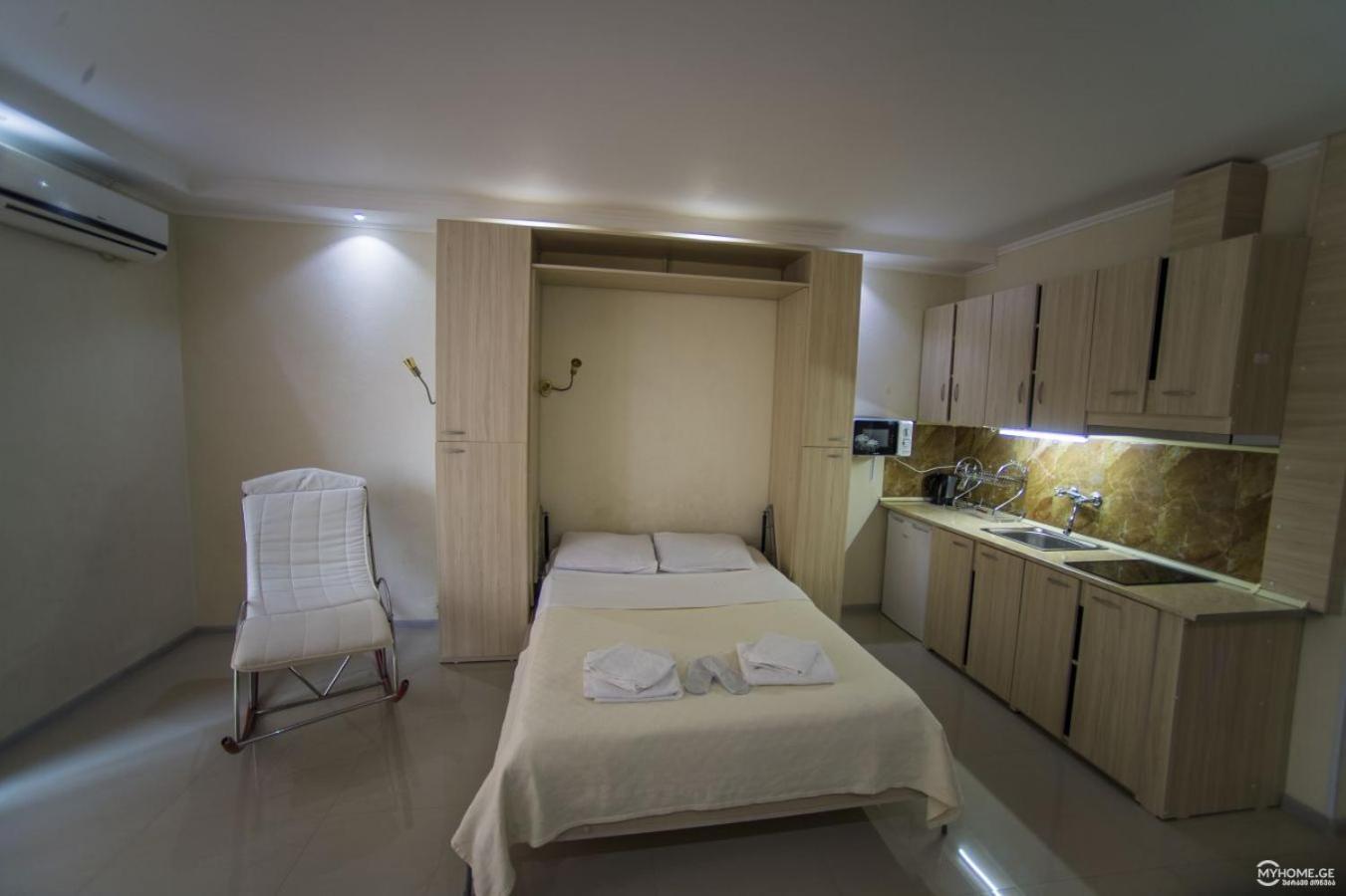 Batumi Royal Apartments Esterno foto