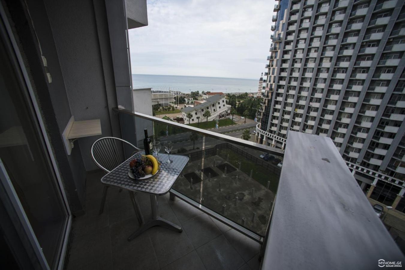 Batumi Royal Apartments Esterno foto