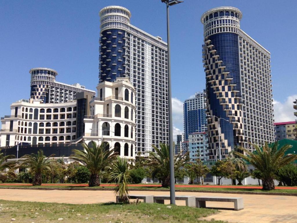 Batumi Royal Apartments Esterno foto